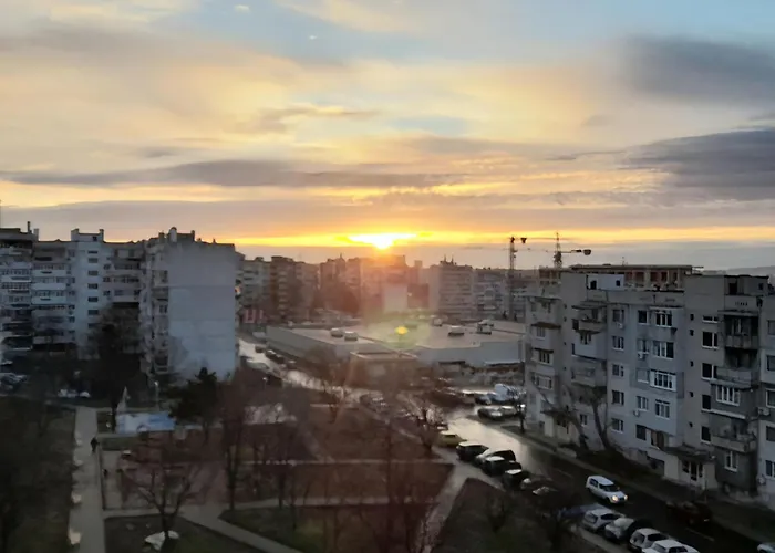Cozy Apartment With Balcony On The Black Sea- Part Of The Family \'Vicki Apart