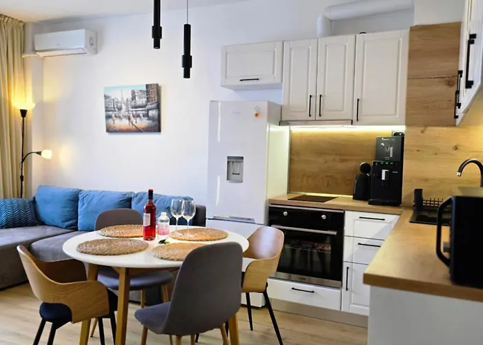 Cozy Apartment With Balcony On The Black Sea- Part Of The Family \'Vicki Apart