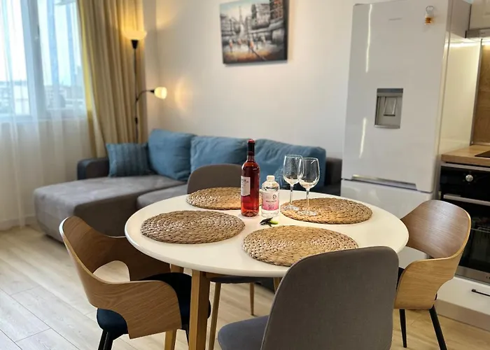 Cozy Apartment With Balcony On The Black Sea- Part Of The Family \'Vicki Apart