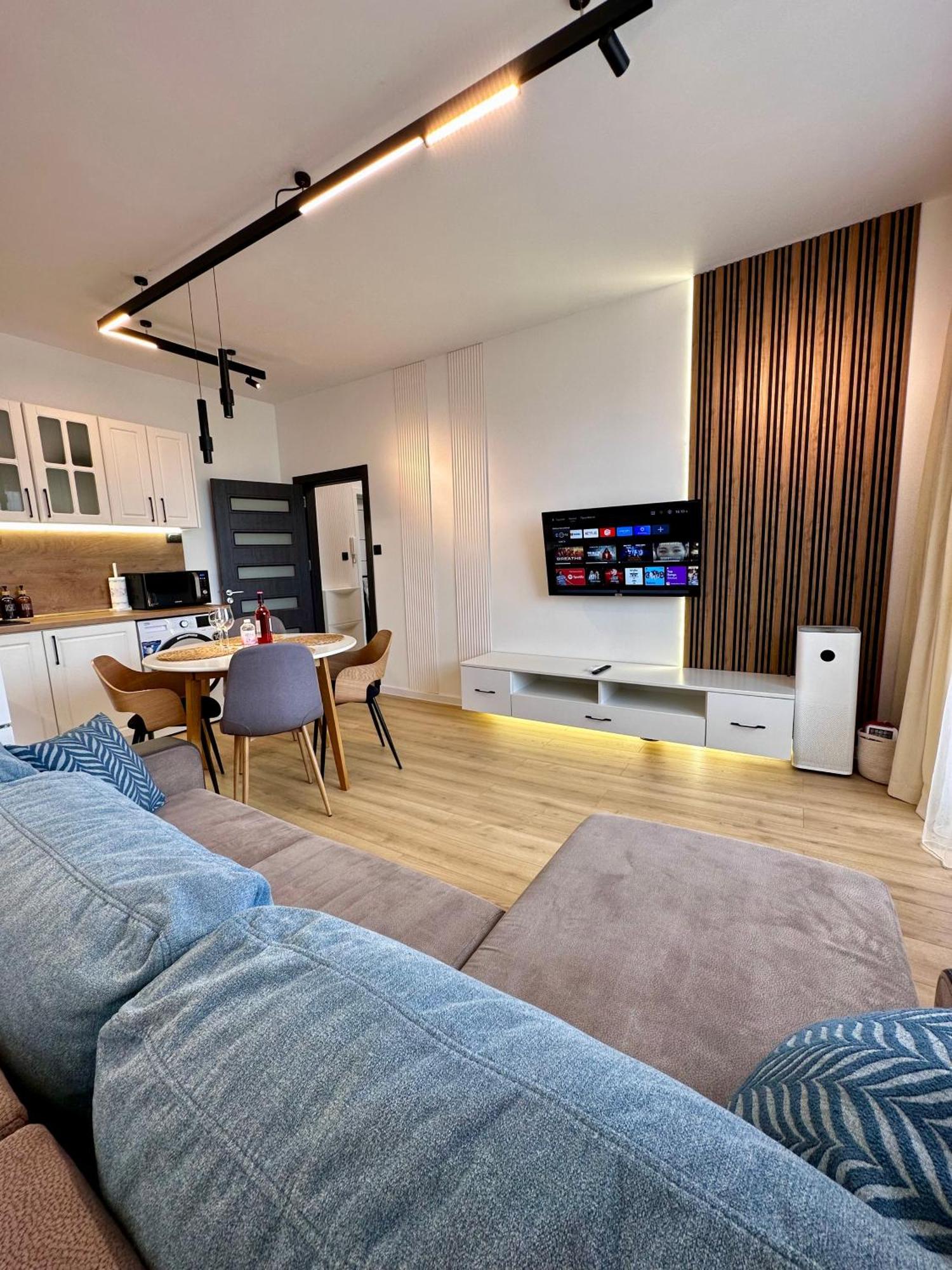 Apartament Cozy With Balcony On The Black Sea- Part Of The Family 'vicki *